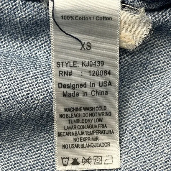 Fashion Nova‎ Distressed Light Wash Denim Jean Jacket - Picture 5 of 11